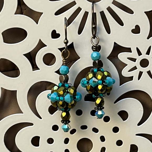 Bead and Swarovski crystal handmade earrings - Picture 1 of 3